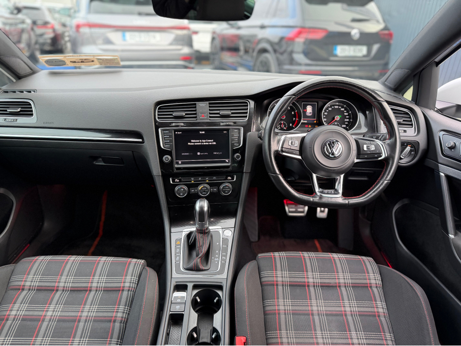 2017 Volkswagen Golf - image 47