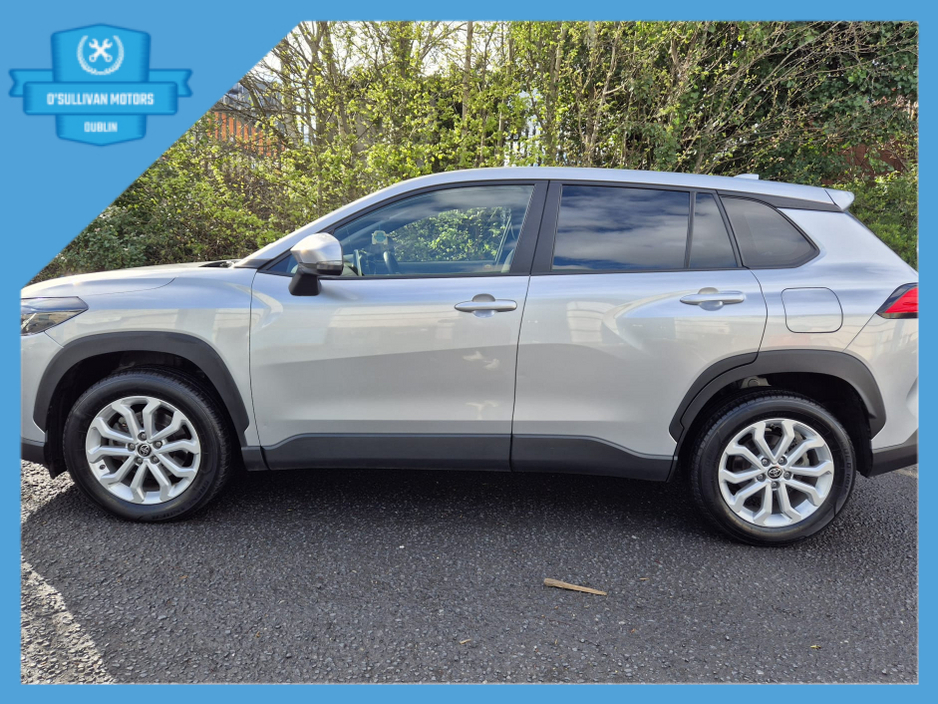 2023 Toyota Corolla Cross - image 5