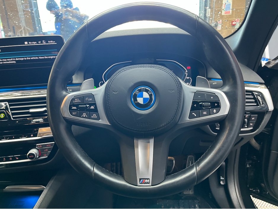 2022 BMW 5 Series 2022 BMW 523E M-SPORT 2.0 AUTOMATIC / CRUISE CONTROL / 360° PARKING CAMERA / PADDLE SHIFTERS / ELECTRIC MEMORY & HEATED SEATS / APPLE CARPLAY / HEATED REAR SEATS