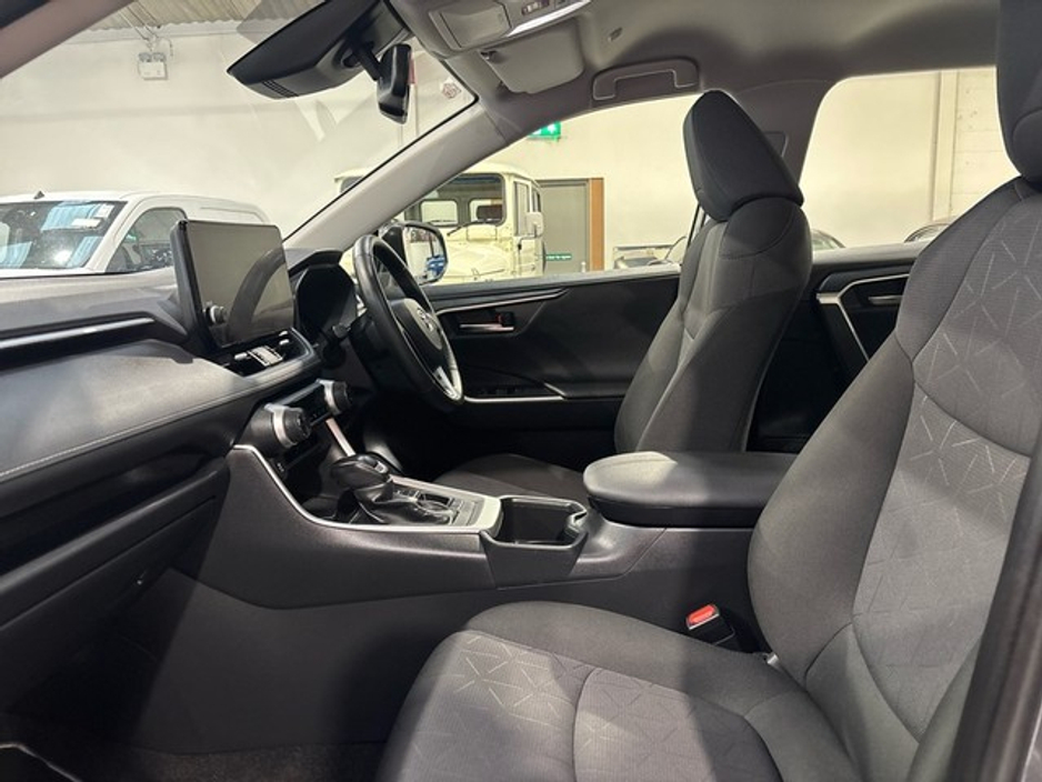 2024 Toyota Rav4 - image 6