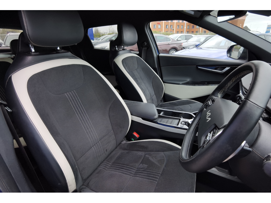 2022 Kia EV6 - image 9