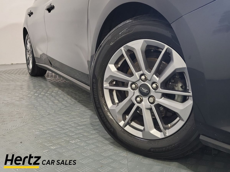 2023 Ford Focus - image 6