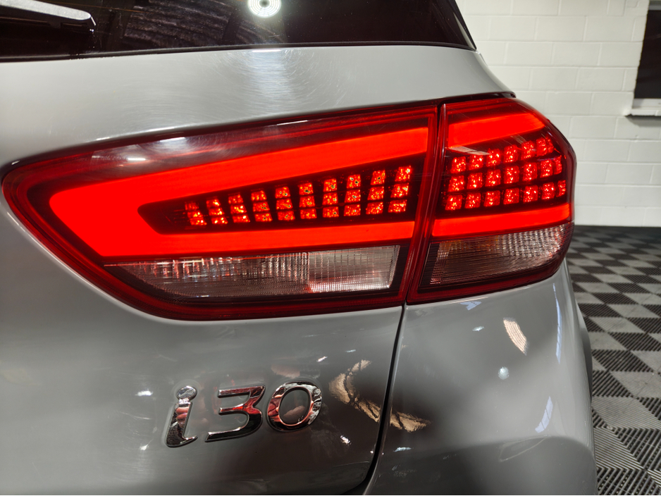 2022 Hyundai i30 - image 22