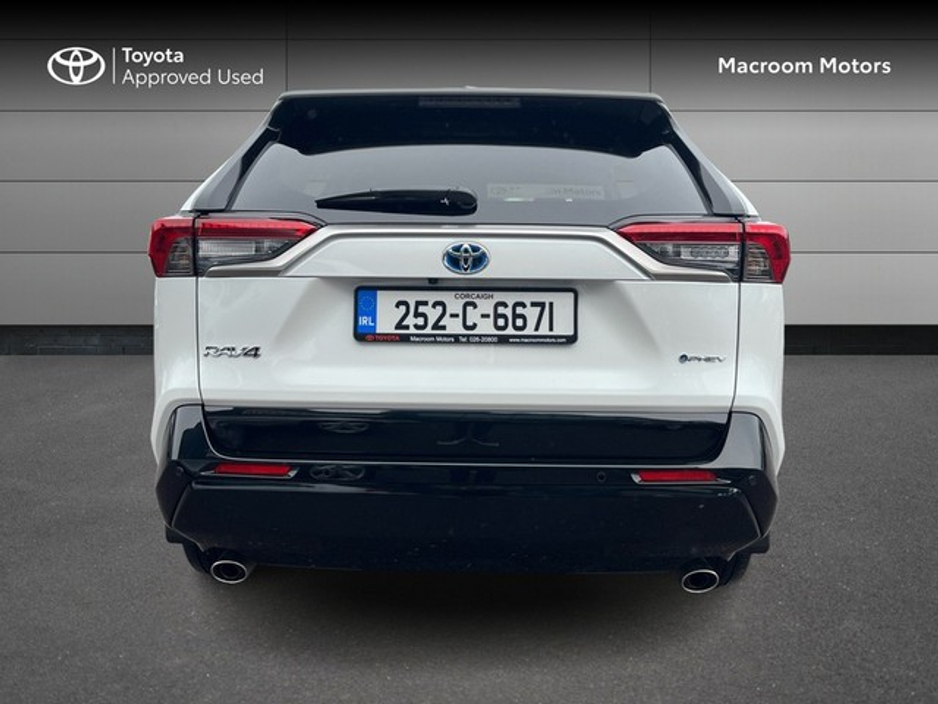 2025 Toyota Rav4 - image 4