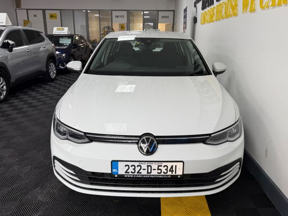 2023 Volkswagen Golf Life 1.0 TSI Mhev 110HP 5 €26,777