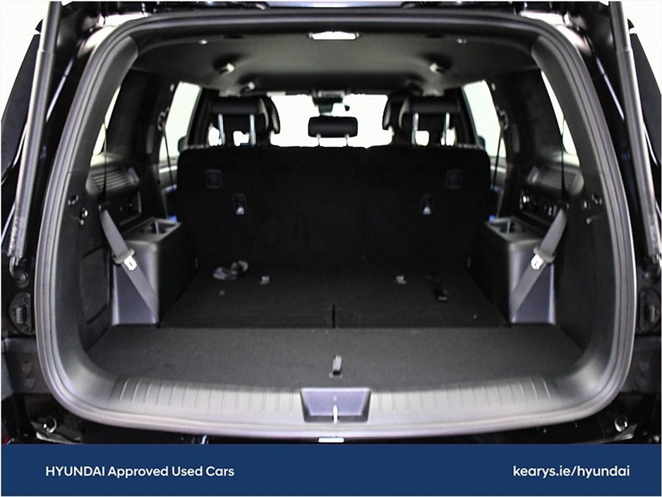 2025 Hyundai Santa Fe - image 9