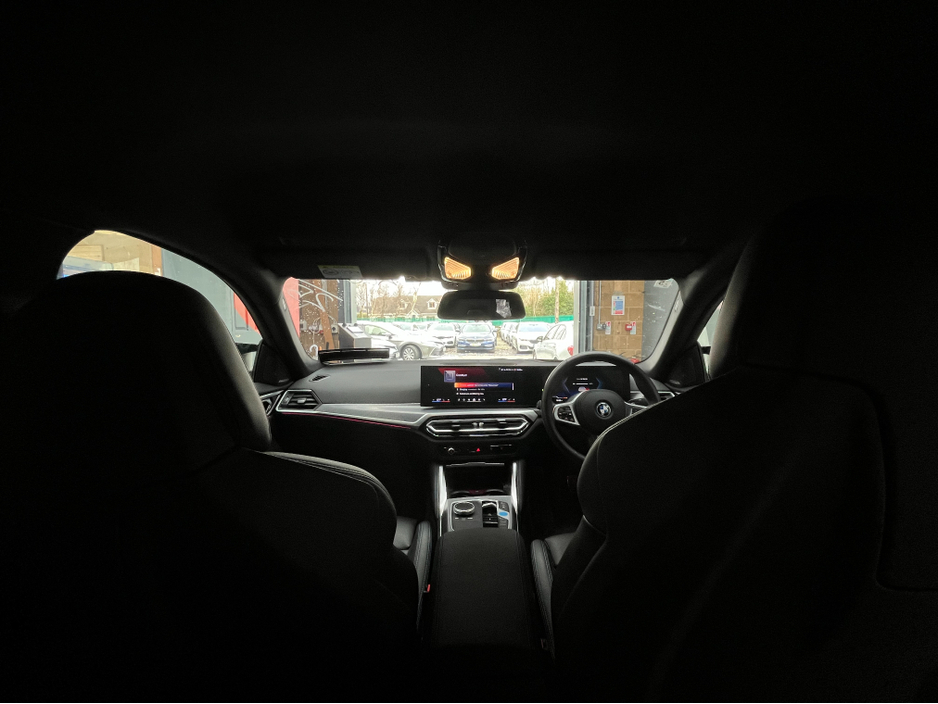 2025 BMW i4 €58950 2025 BMW I4 M50 ONLY 9K KMS / CRUISE CONTROL / 360° PARKING CAMERA / ELECTRIC MEMORY & HEATED SEATS / HEATED STEERING WHEEL / APPLE CARPLAY / AMBIENT LIGHTS €58,950