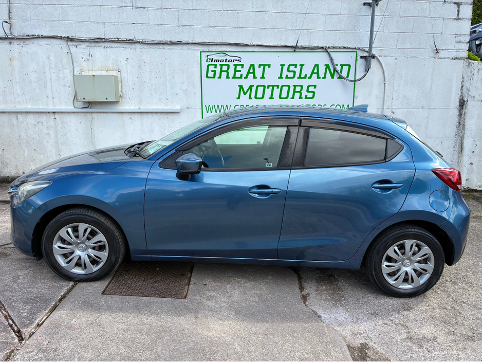 2017 Mazda Demio - image 2