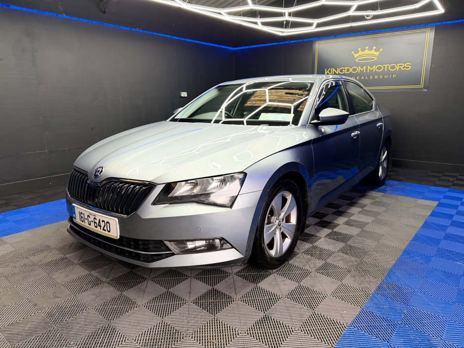 2016 Skoda Superb - image 6