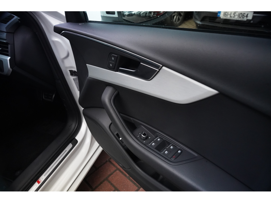 2018 Audi A4 - image 10