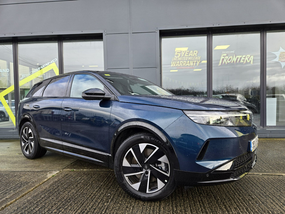 2025 Opel Grandland GS 73 kWh BEV €38,000
