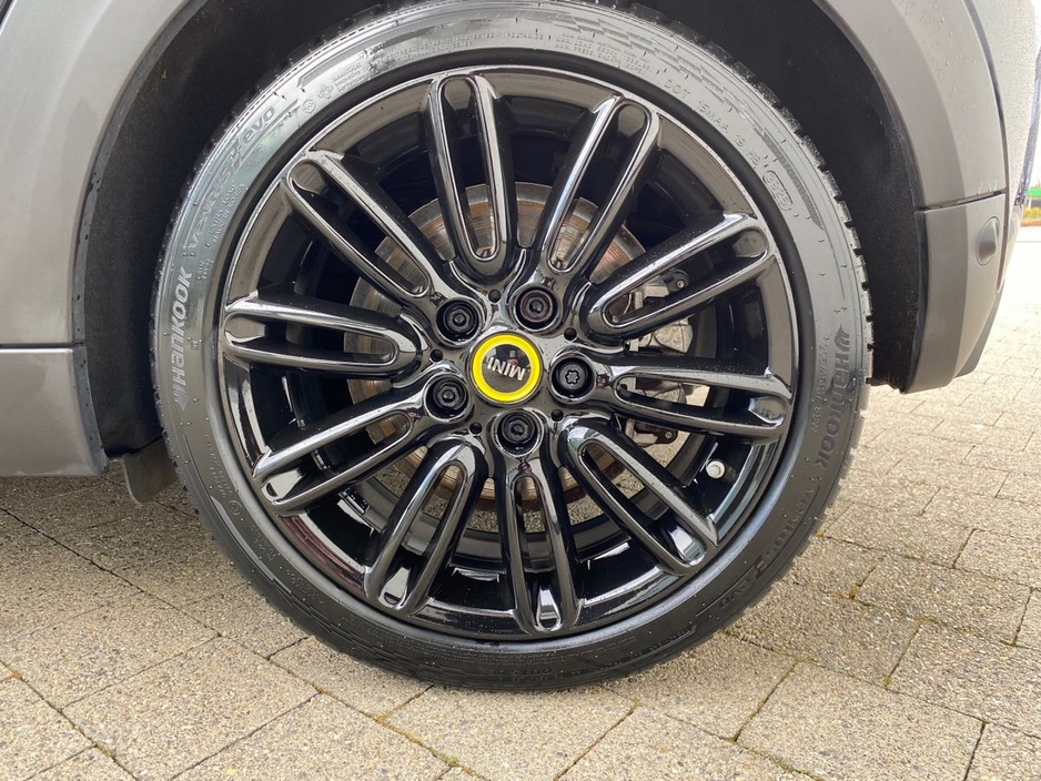 2023 MINI Hatch - image 14