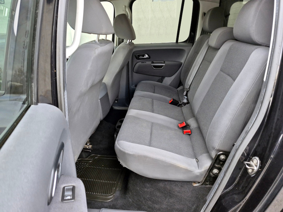 2013 Volkswagen Amarok - image 2
