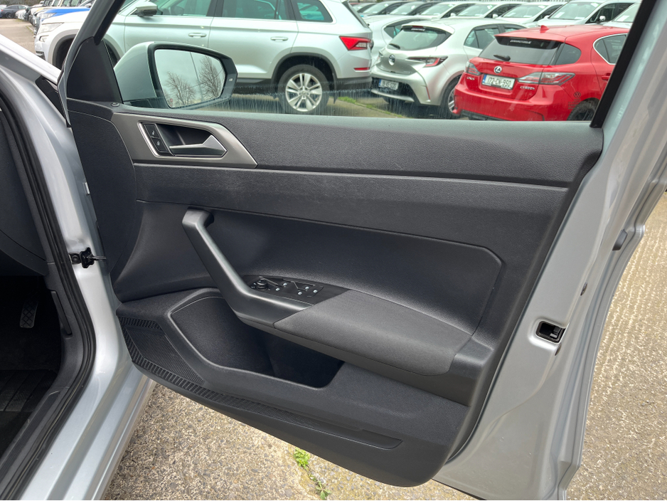 2019 Volkswagen Polo - image 12