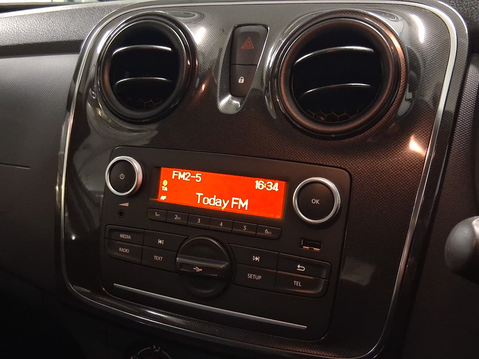 2019 Dacia Sandero - image 10