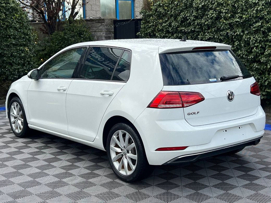 2019 Volkswagen Golf - image 5