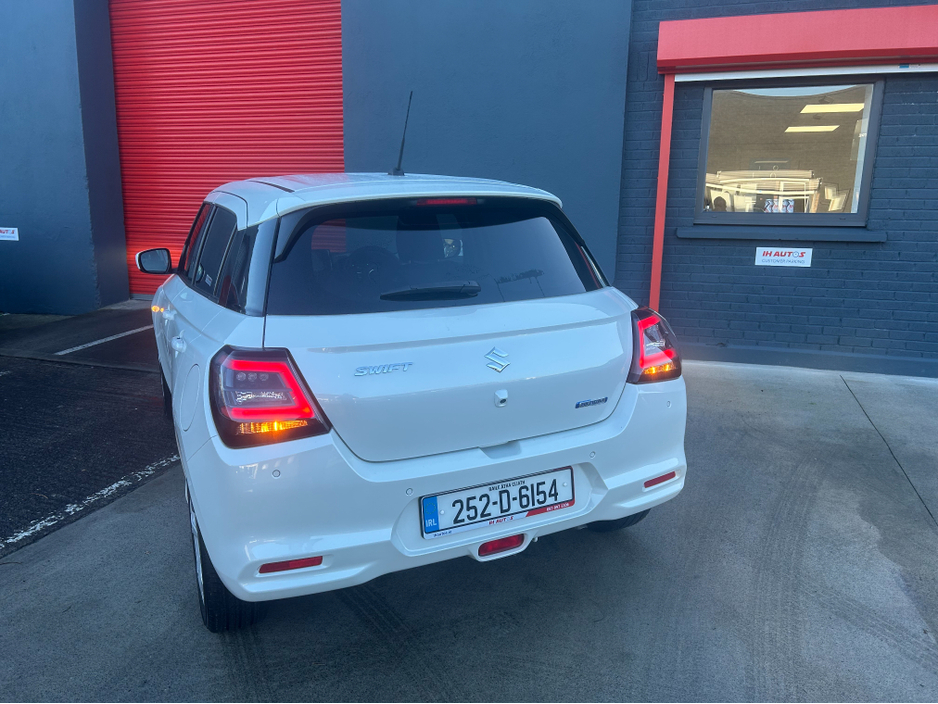2025 Suzuki Swift 1.2 HYBRID MOTION 5DR ONLY 200KM €21,750