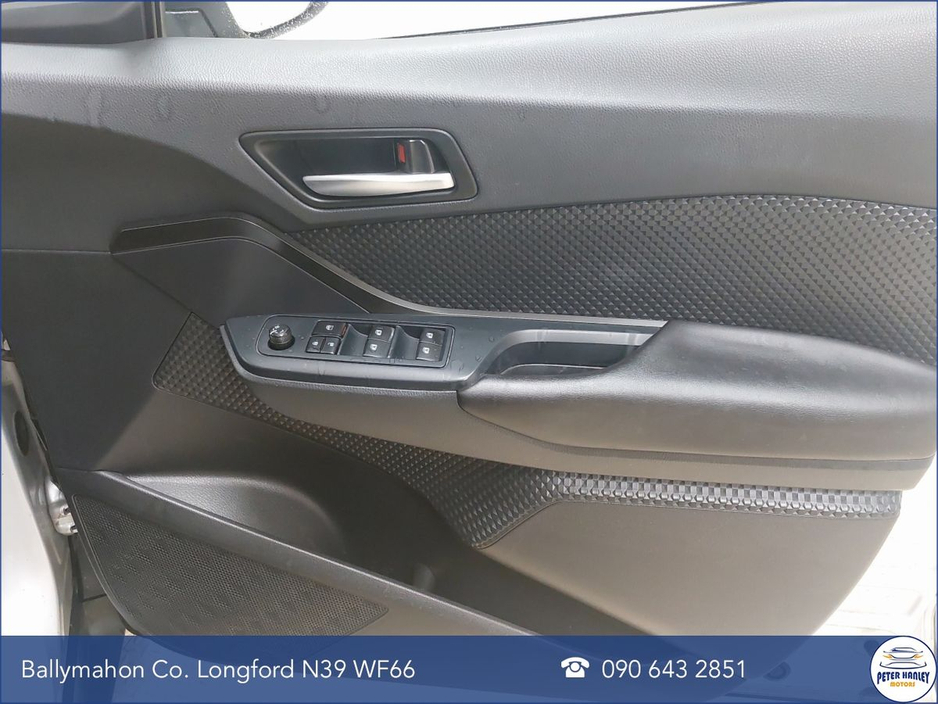 2019 Toyota C-HR 1.8 HYBRID LUNA €19,450