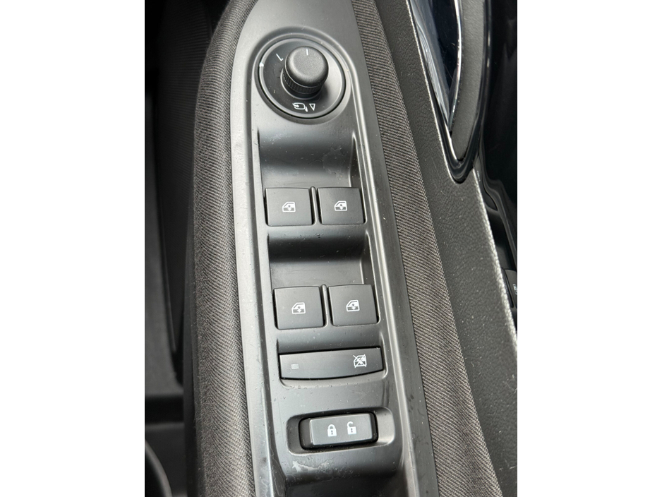 2017 Vauxhall Mokka - image 20