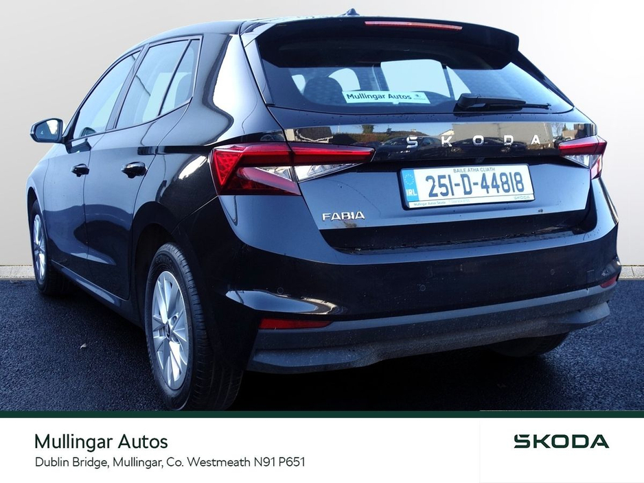 2025 Skoda Fabia - image 3