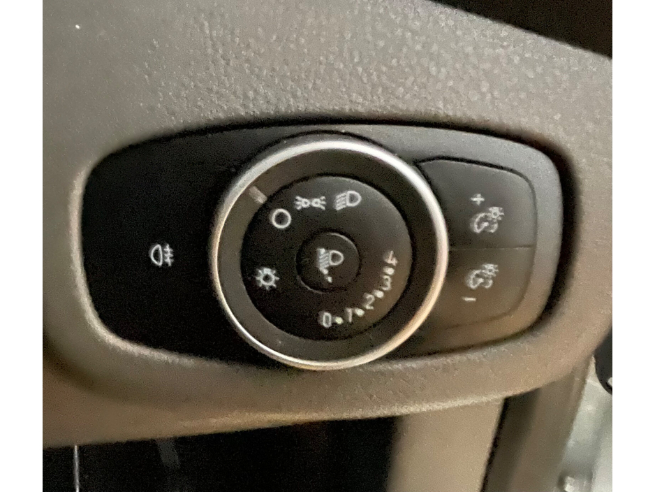 2022 Ford Transit Connect  €11,800