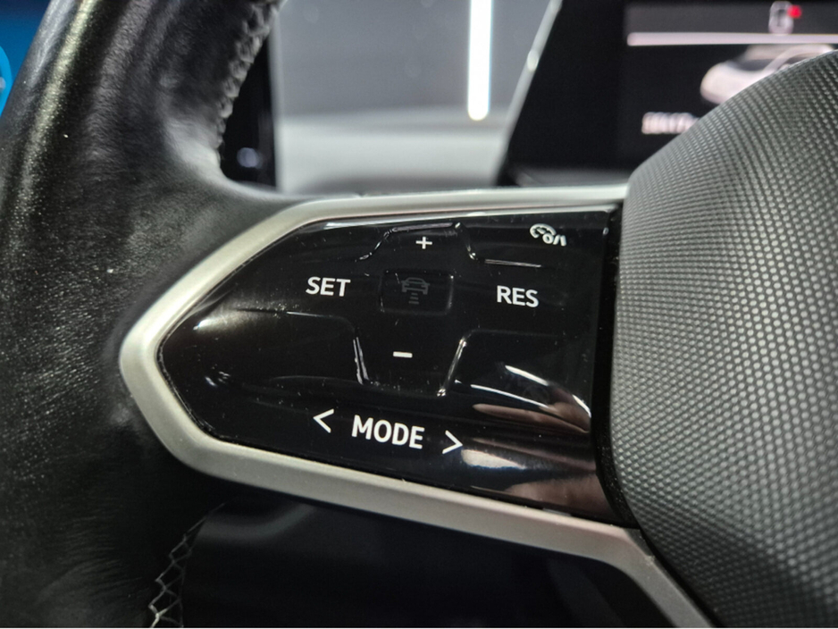 2022 Volkswagen ID.3 - image 16