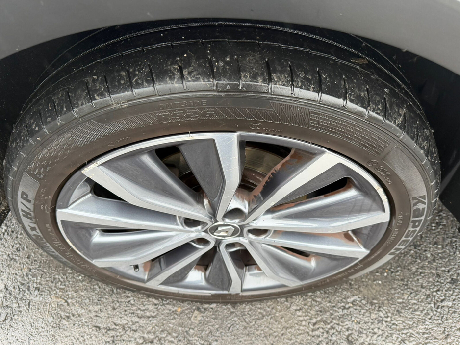 2017 Renault Kadjar - image 8