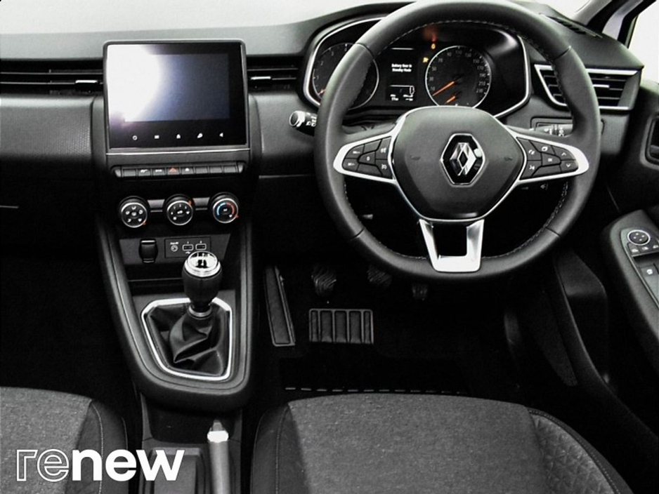 2022 Renault Clio - image 28
