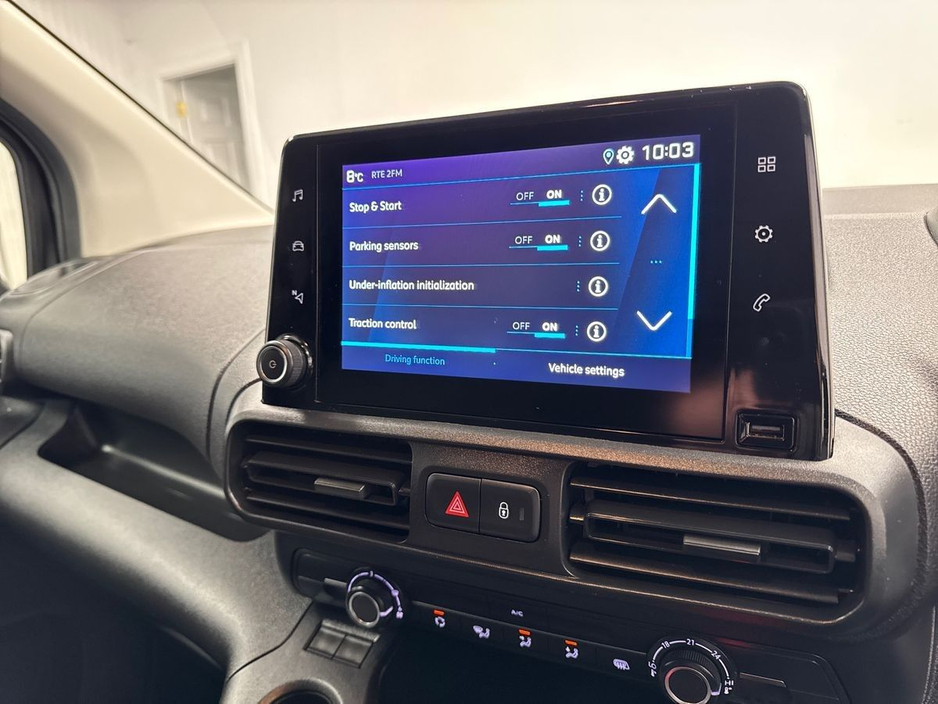 2024 Peugeot Partner - image 20