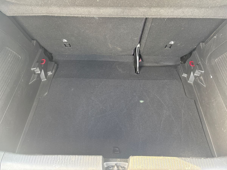 2022 Opel Crossland - image 11