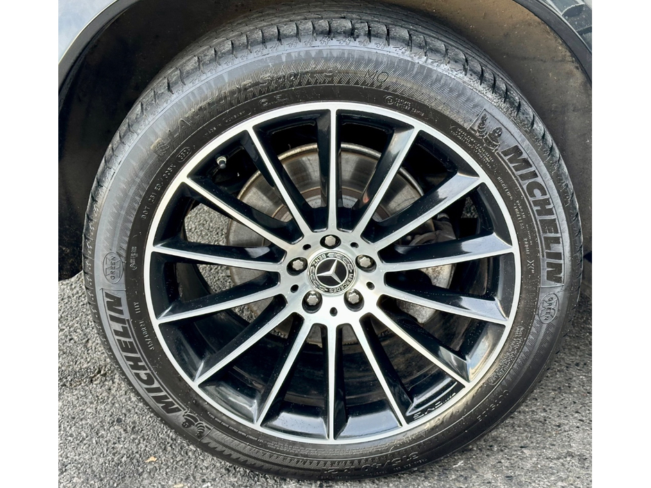 2022 Mercedes-Benz GLE Class - image 8