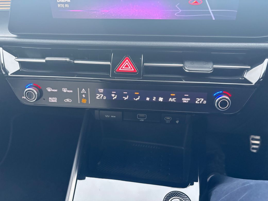 2023 Kia Niro - image 13