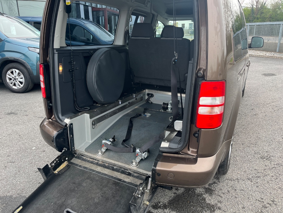 2014 Volkswagen Caddy - image 12