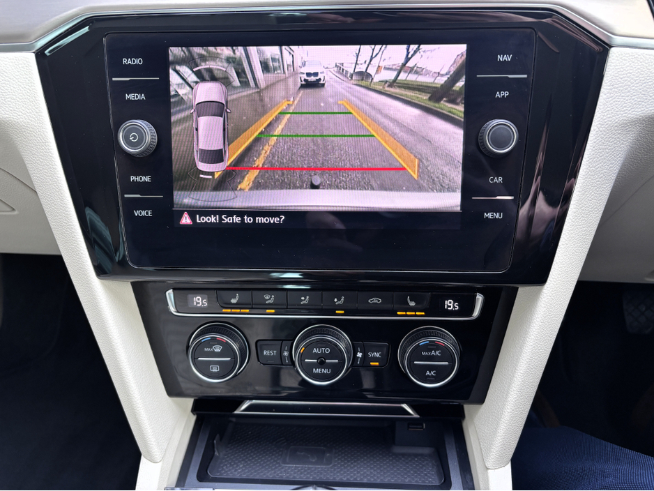 2019 Volkswagen Passat R-LINE 2.0 TDI MANUAL 150HP 4DR €23,950