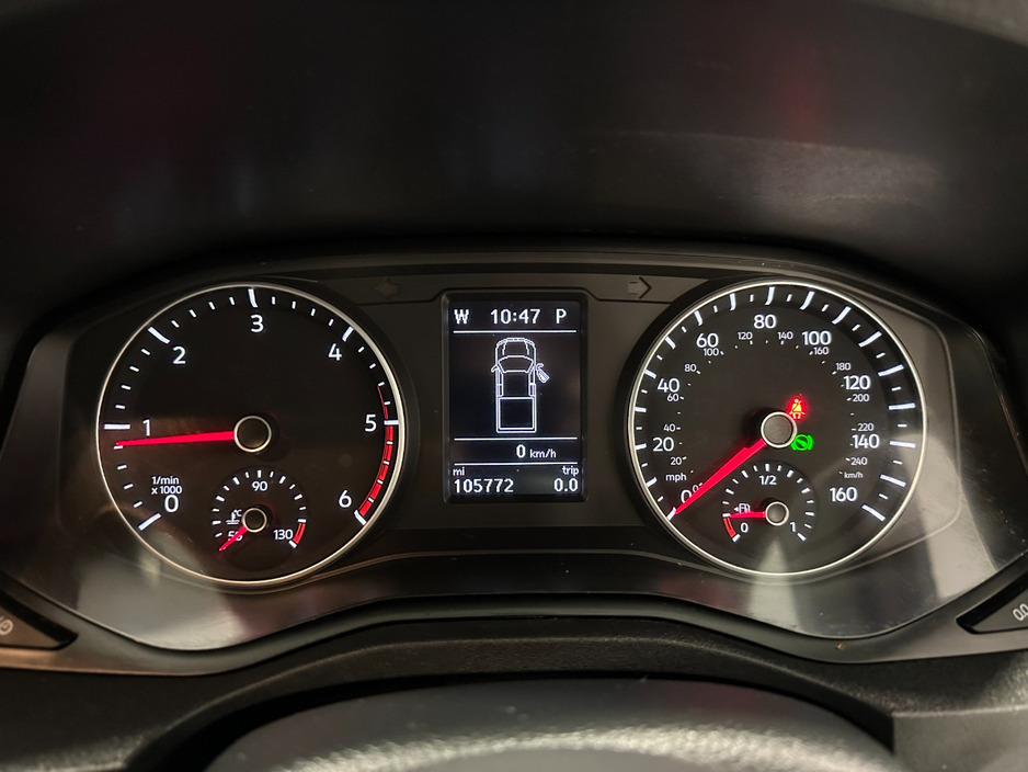 2020 Volkswagen Amarok - image 25