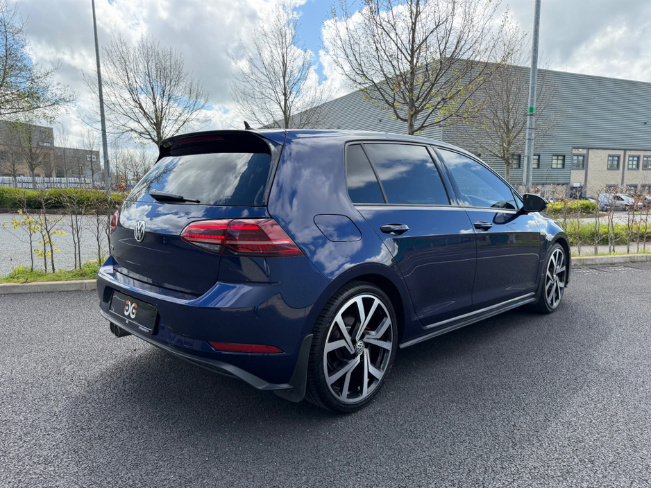 2017 Volkswagen Golf - image 5