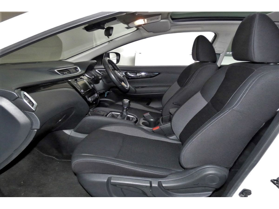 2021 Nissan Qashqai 1.3 PET SE 6SPD *PANORAMIC ROOF*REVERSE CAM*PARK SENSORS* €22,890