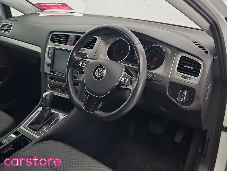 2016 Volkswagen Golf - image 9