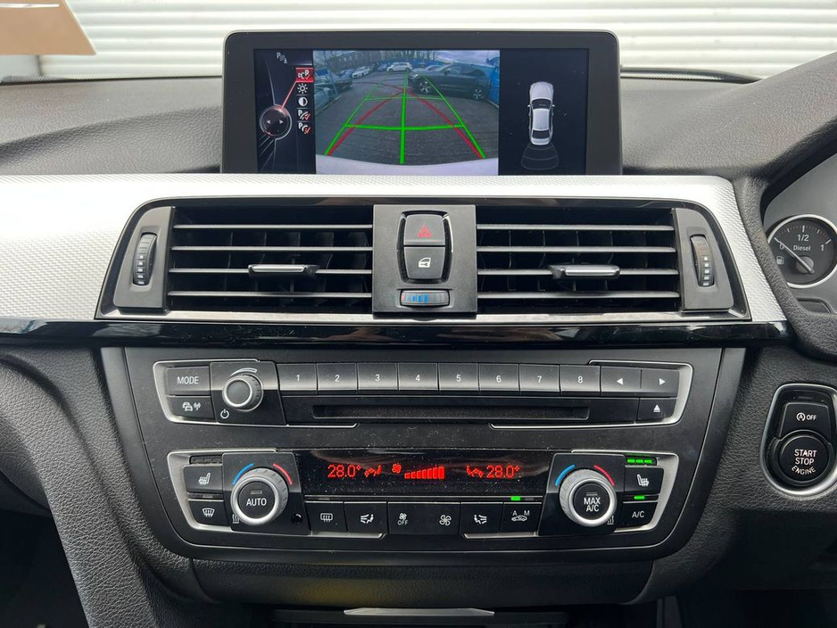 2015 BMW 3 Series 320d M-SPORT COMPETITION // HEADS-UP DISPLAY // LEATHER M-SPORT INTERIOR // REVERSE CAMERA €18,750