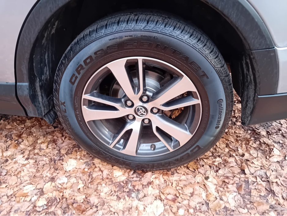 2017 Toyota Rav4 - image 29