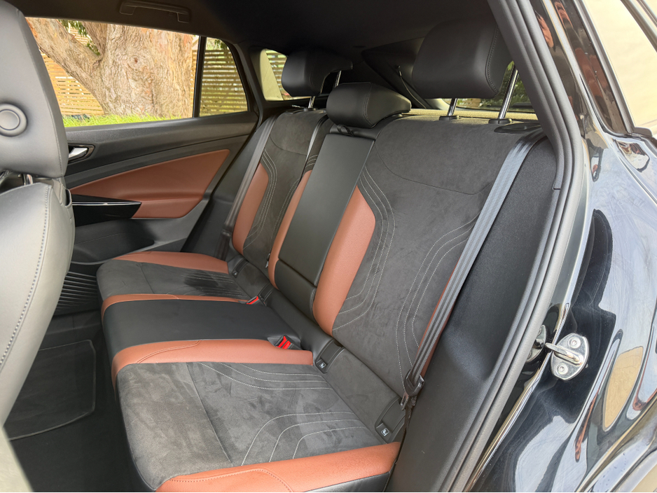 2022 Volkswagen ID.4 PRO 128 KW LIFE DX 77KWH 174BHP €22,750