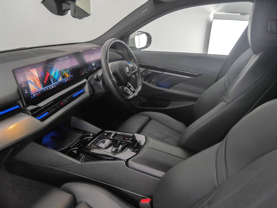 2024 BMW 5 Series 520i M Sport Saloon €59,900