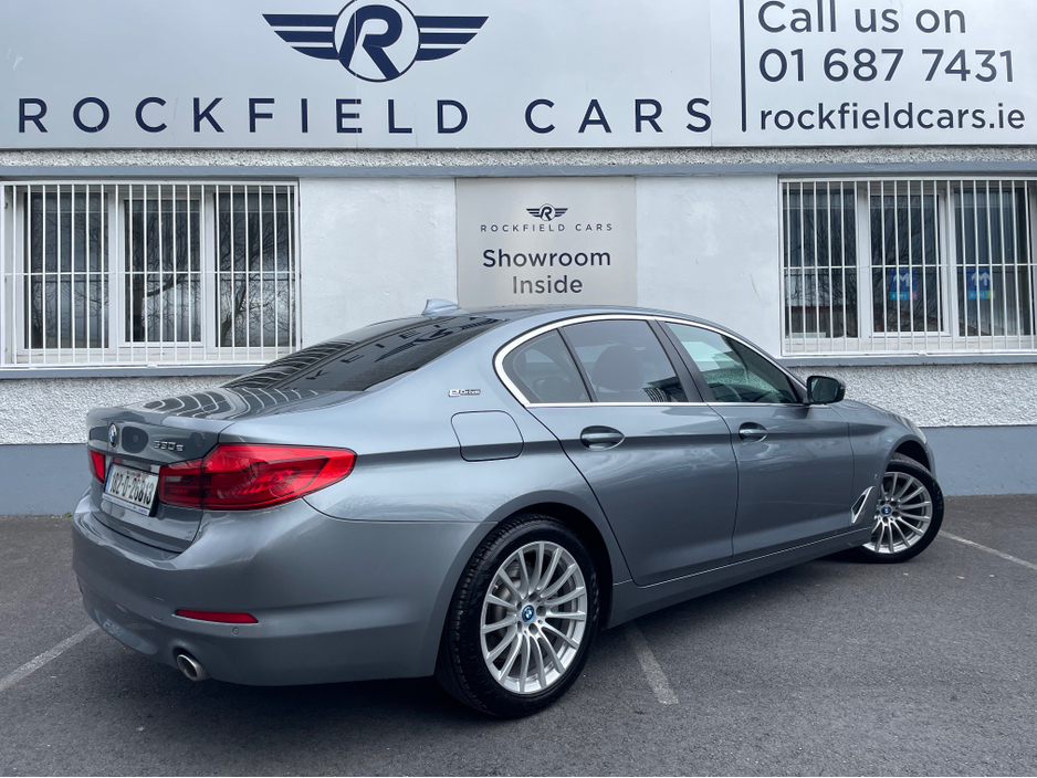 2018 BMW 5 Series - image 6