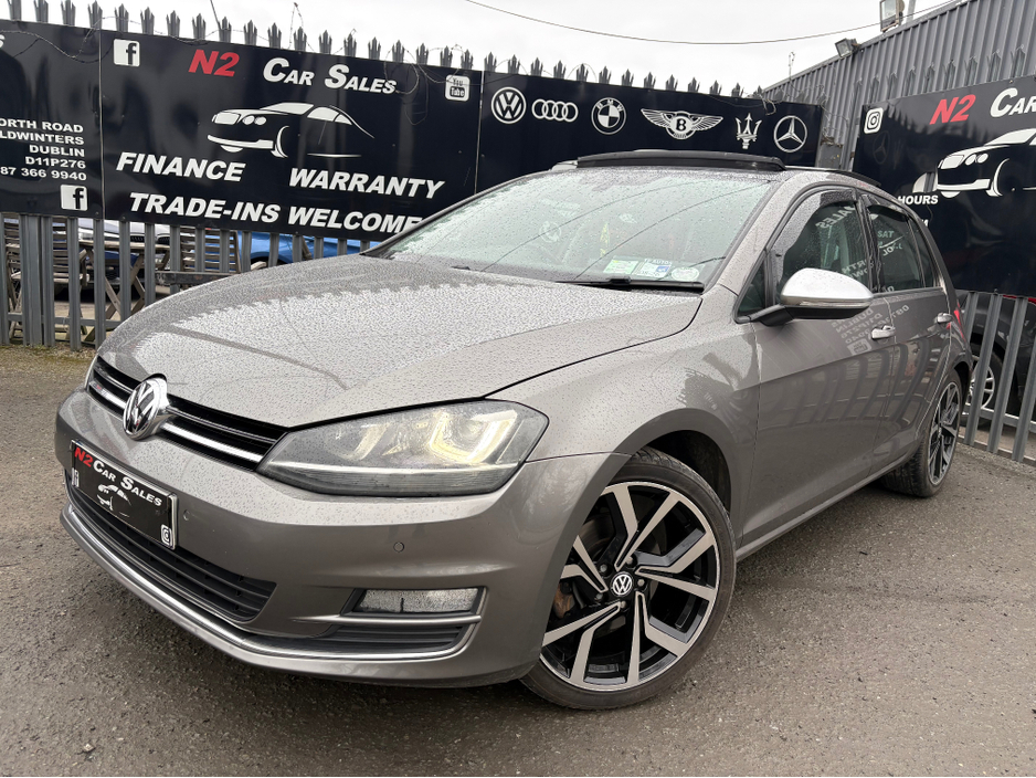 2014 Volkswagen Golf - image 3