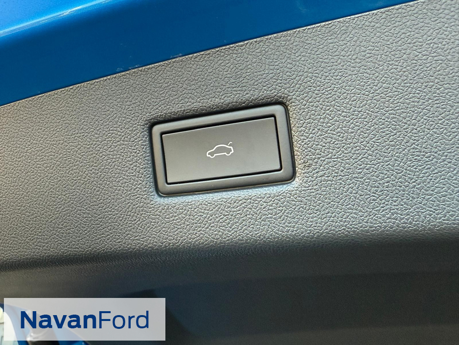 2025 Ford Explorer - image 9