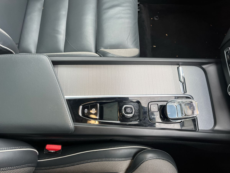 2023 Volvo XC60 - image 15