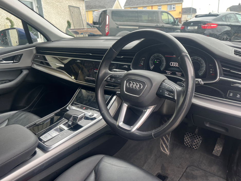 2022 Audi Q7 - image 18