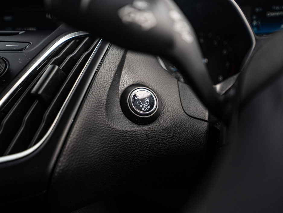 2015 Ford Focus - image 20