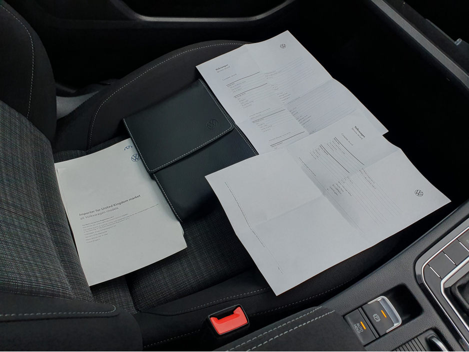 2021 Volkswagen Passat - image 29