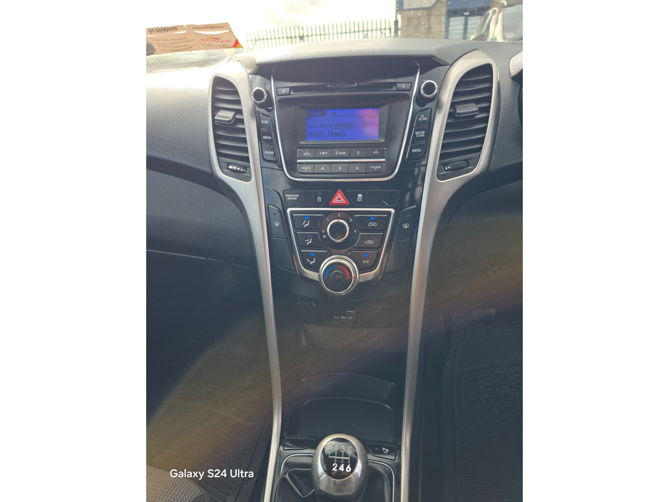 2016 Hyundai i30 - image 15